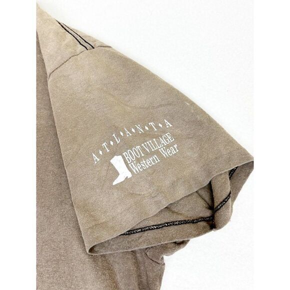 Vintage 90s Atlanta Boot Village Western T-Shirt XL Brown Native American AOP - Picture 4 of 8